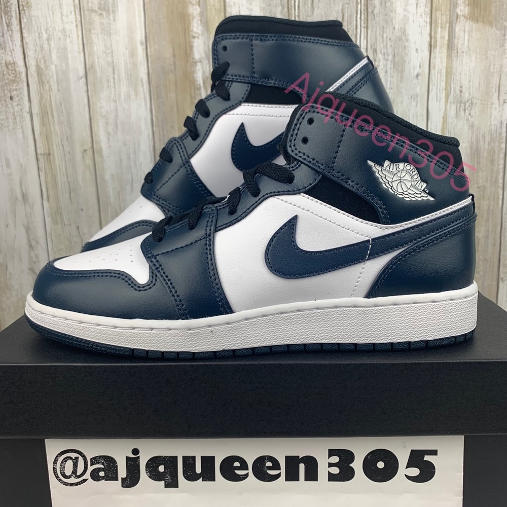 Air Jordan 1 Mid Armory Navy GS
